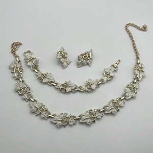 Sarah Coventry Set A11 🔥